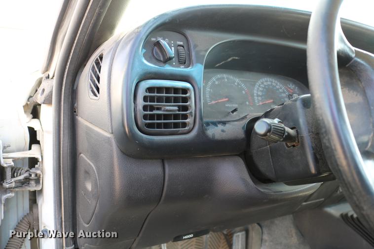 image for item DC7543 2001 Dodge Ram 1500 pickup truck