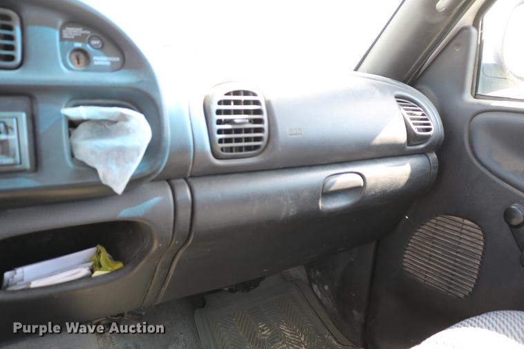 image for item DC7543 2001 Dodge Ram 1500 pickup truck