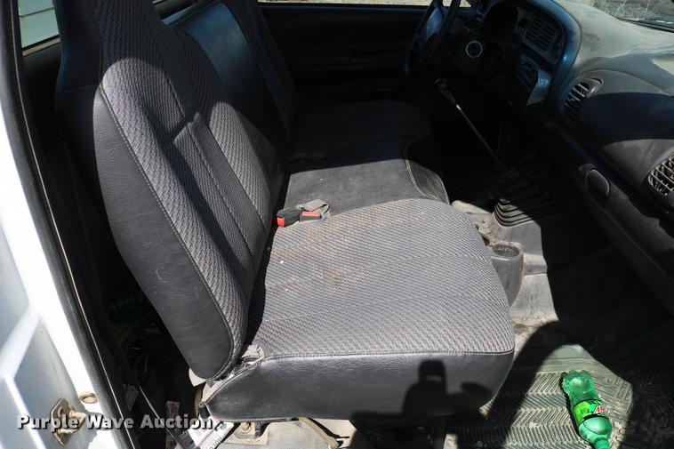 image for item DC7543 2001 Dodge Ram 1500 pickup truck