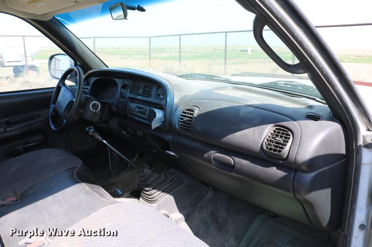 image for item DC7543 2001 Dodge Ram 1500 pickup truck