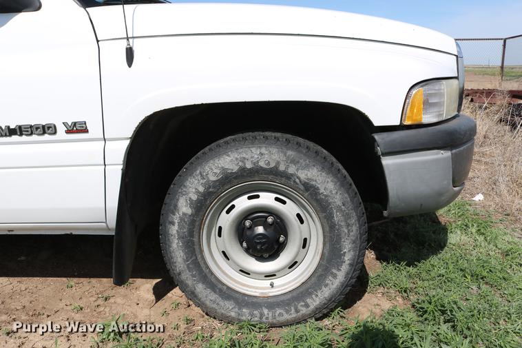 image for item DC7543 2001 Dodge Ram 1500 pickup truck