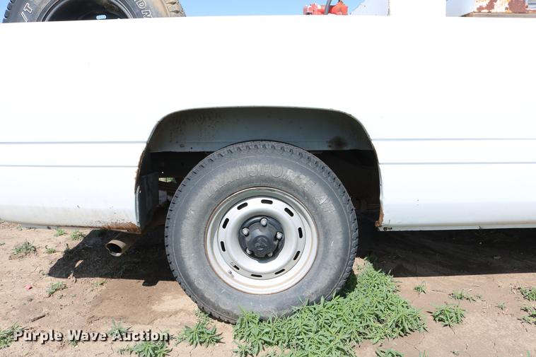 image for item DC7543 2001 Dodge Ram 1500 pickup truck