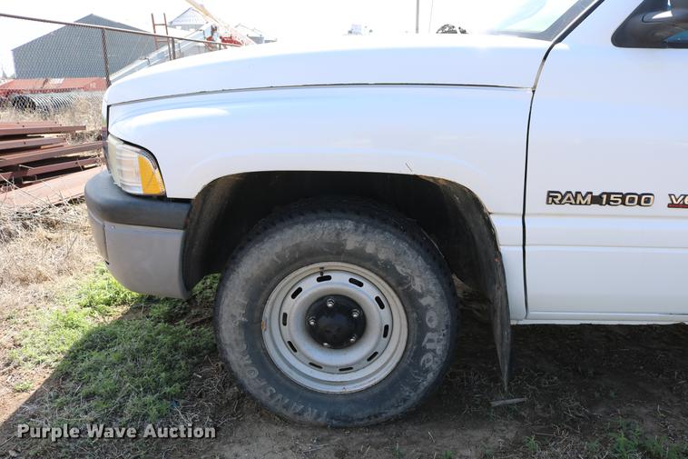 image for item DC7543 2001 Dodge Ram 1500 pickup truck