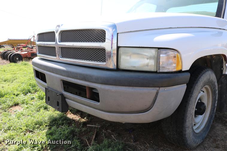 image for item DC7543 2001 Dodge Ram 1500 pickup truck