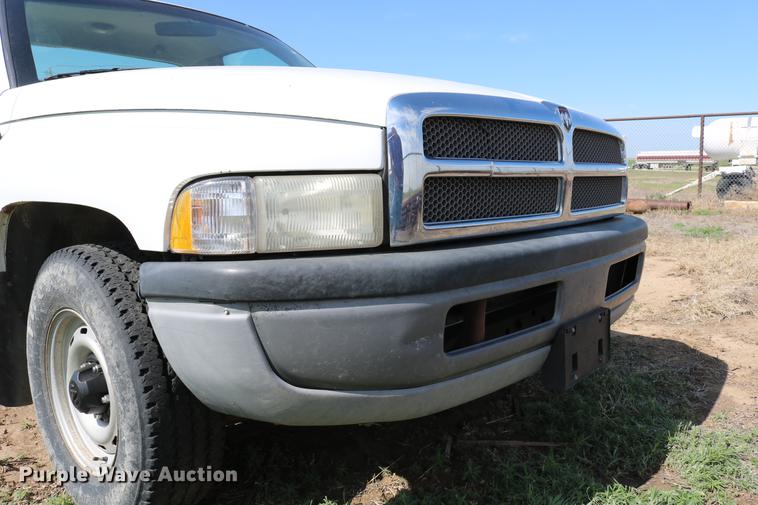 image for item DC7543 2001 Dodge Ram 1500 pickup truck