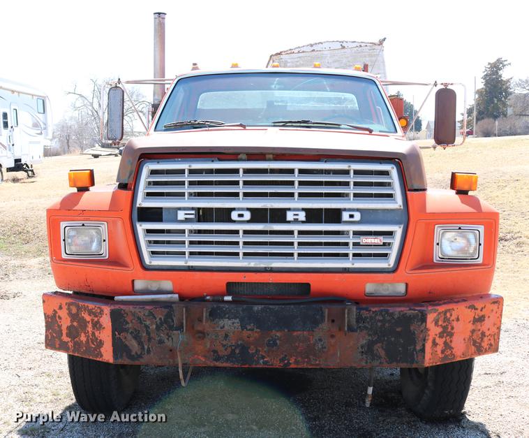 image for item DC7663 1983 Ford F700 dump truck