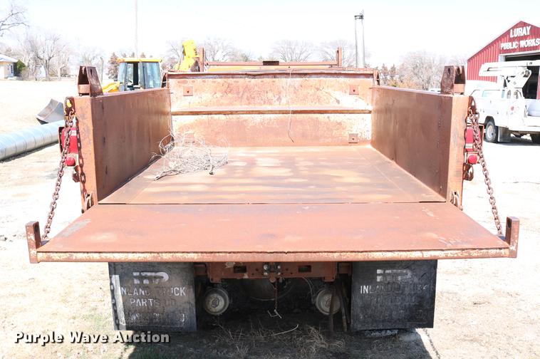 image for item DC7663 1983 Ford F700 dump truck