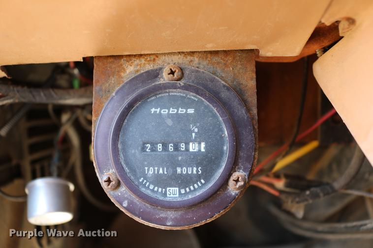 image for item DC7663 1983 Ford F700 dump truck