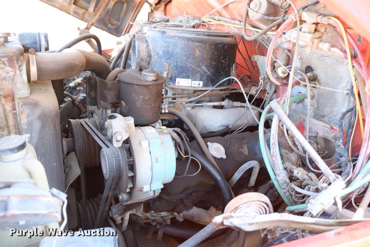 image for item DC7663 1983 Ford F700 dump truck