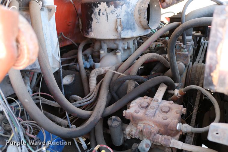 image for item DC7663 1983 Ford F700 dump truck