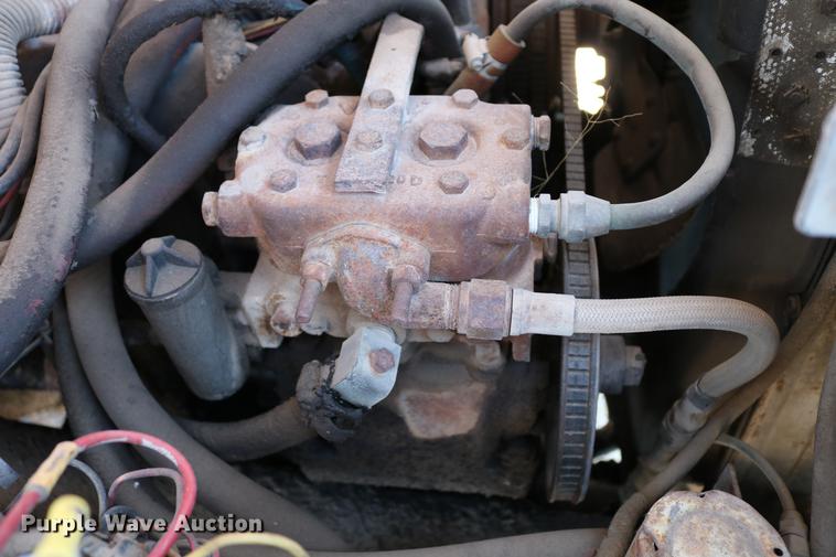 image for item DC7663 1983 Ford F700 dump truck