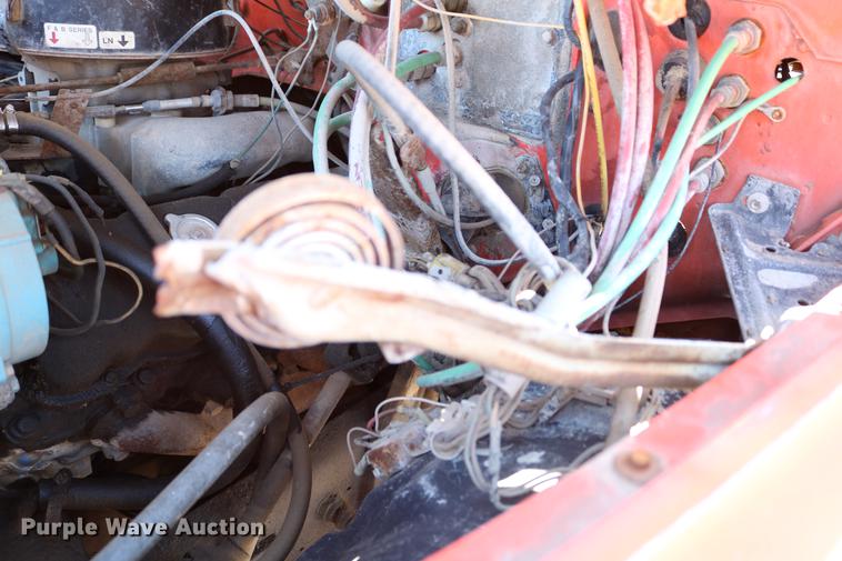 image for item DC7663 1983 Ford F700 dump truck