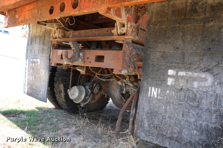 image for item DC7663 1983 Ford F700 dump truck