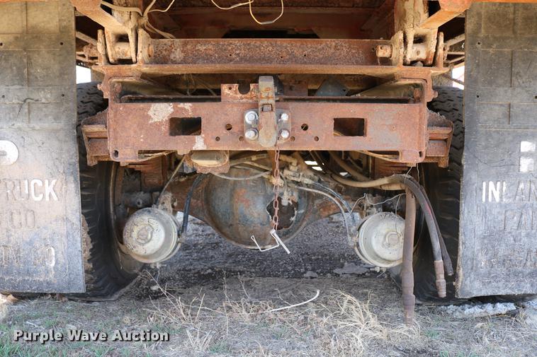 image for item DC7663 1983 Ford F700 dump truck