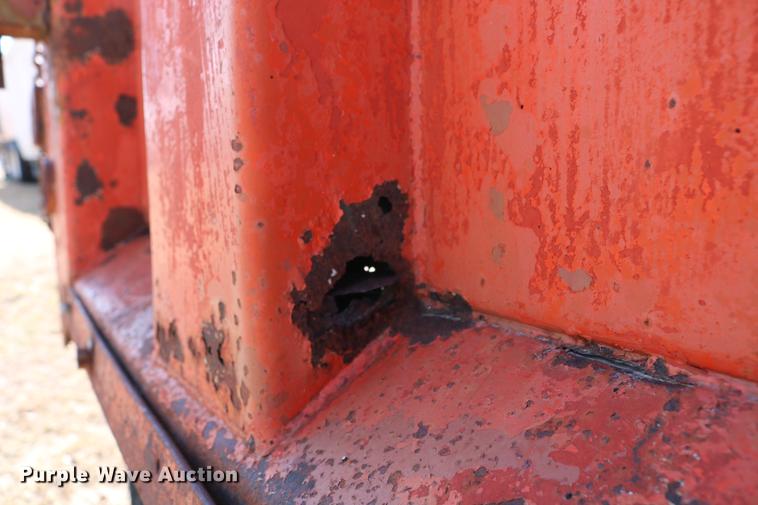 image for item DC7663 1983 Ford F700 dump truck