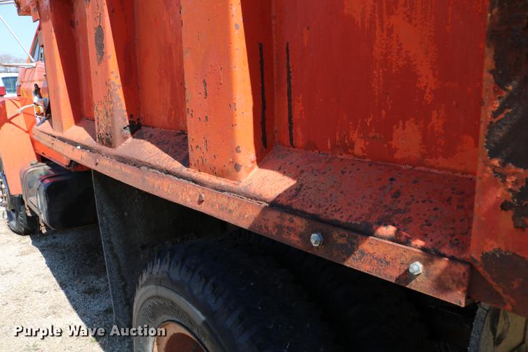 image for item DC7663 1983 Ford F700 dump truck