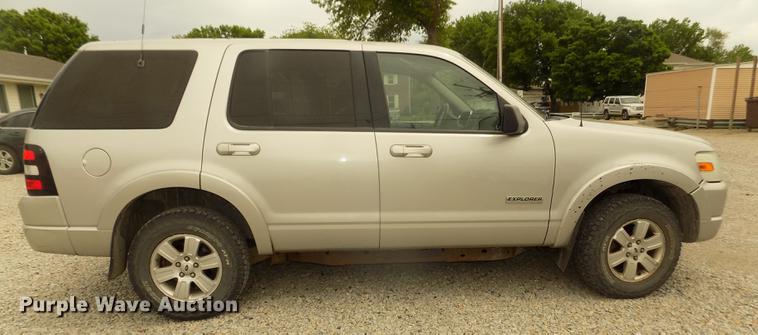 image for item DD2751 2008 Ford Explorer XLT SUV