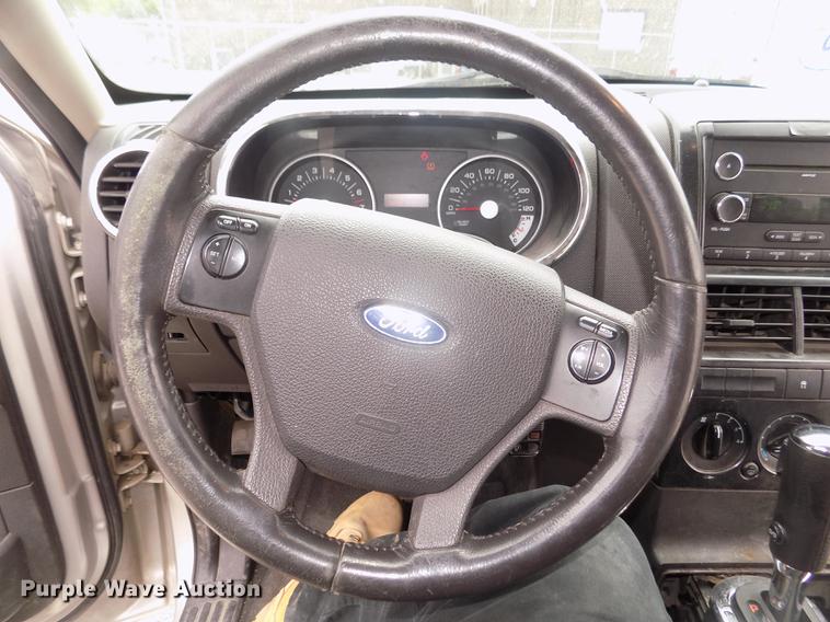 image for item DD2751 2008 Ford Explorer XLT SUV