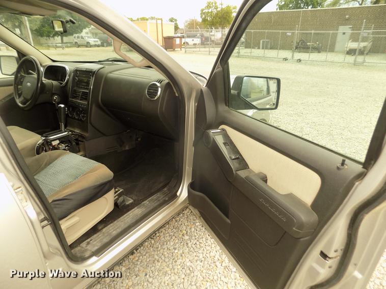 image for item DD2751 2008 Ford Explorer XLT SUV