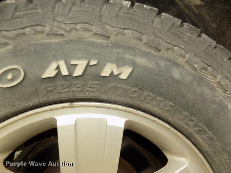 image for item DD2751 2008 Ford Explorer XLT SUV