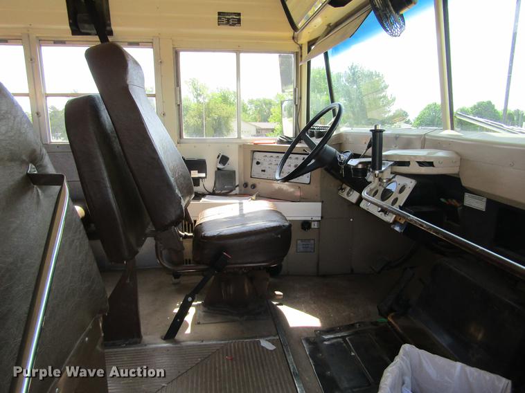 image for item DD5668 1994 Ford B700 Blue Bird school bus