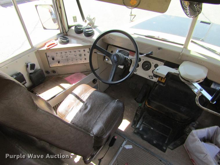 image for item DD5668 1994 Ford B700 Blue Bird school bus
