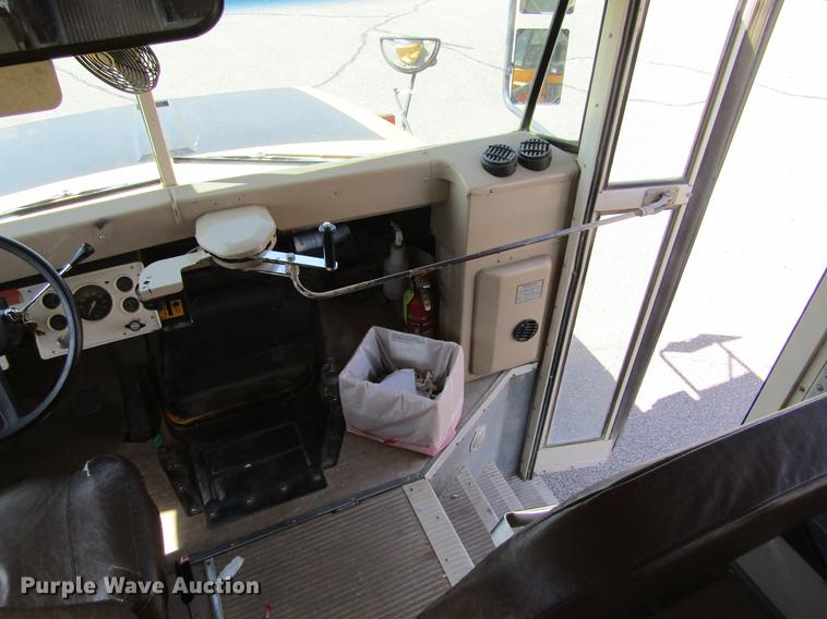 image for item DD5668 1994 Ford B700 Blue Bird school bus