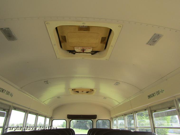 image for item DD5668 1994 Ford B700 Blue Bird school bus