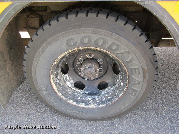 image for item DD5668 1994 Ford B700 Blue Bird school bus