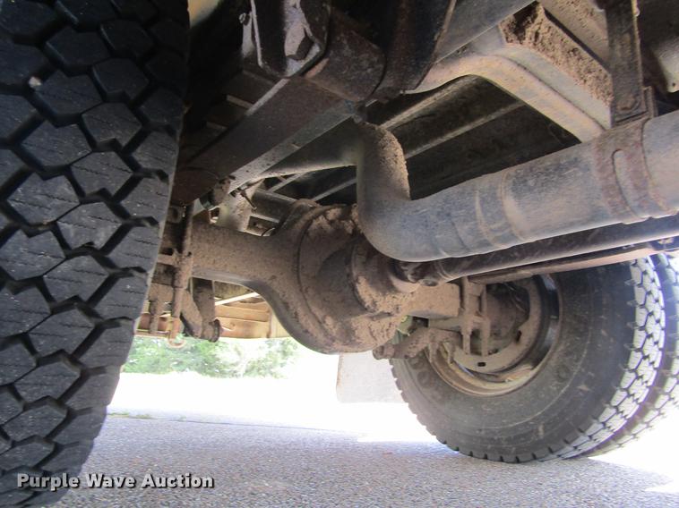 image for item DD5668 1994 Ford B700 Blue Bird school bus