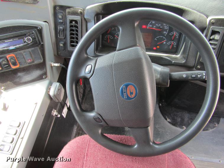 image for item DD5669 2008 Blue Bird Vision school bus