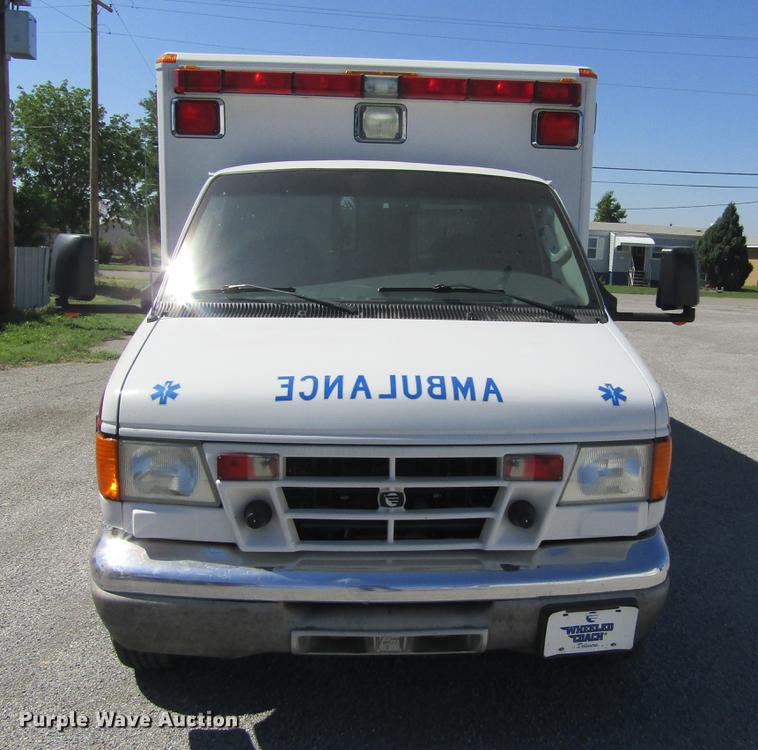 image for item DD5683 2003 Ford Econoline E450 Super Duty ambulance