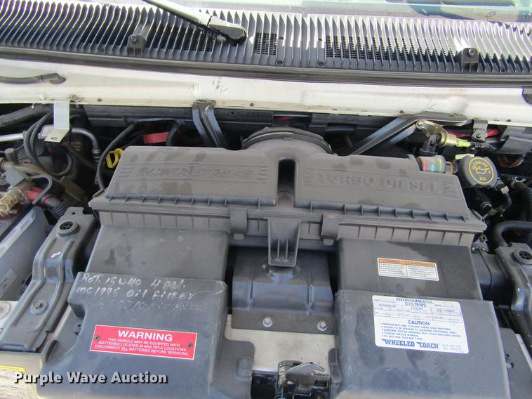 image for item DD5683 2003 Ford Econoline E450 Super Duty ambulance