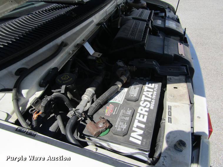 image for item DD5683 2003 Ford Econoline E450 Super Duty ambulance