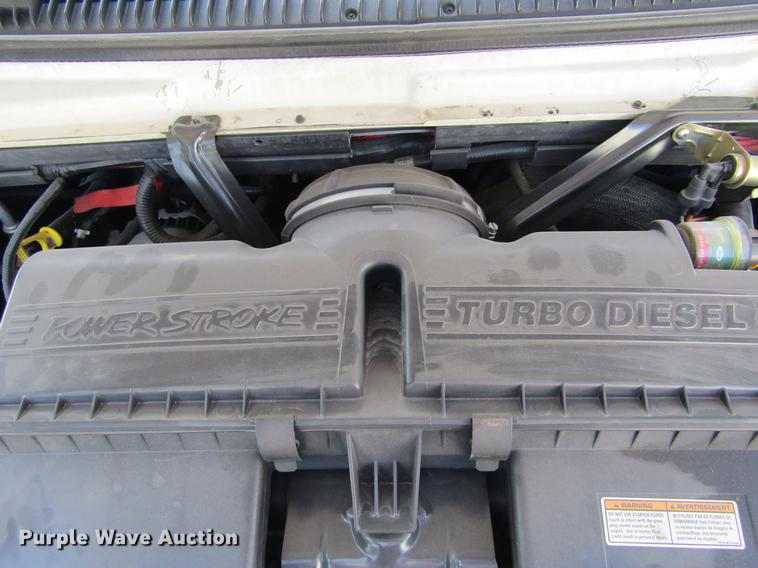 image for item DD5683 2003 Ford Econoline E450 Super Duty ambulance