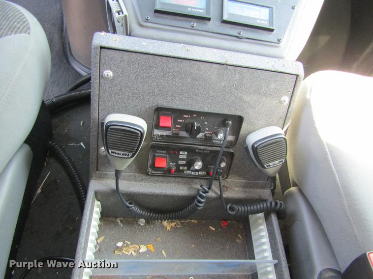 image for item DD5683 2003 Ford Econoline E450 Super Duty ambulance