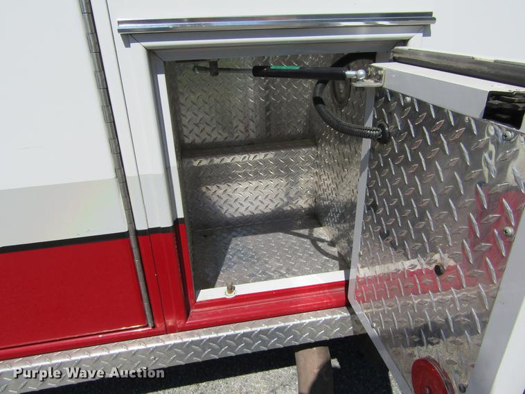image for item DD5683 2003 Ford Econoline E450 Super Duty ambulance
