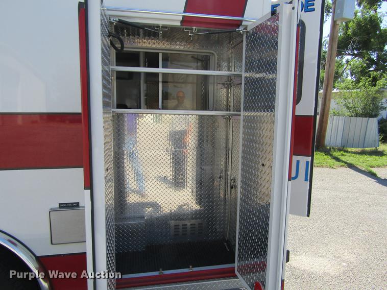 image for item DD5683 2003 Ford Econoline E450 Super Duty ambulance