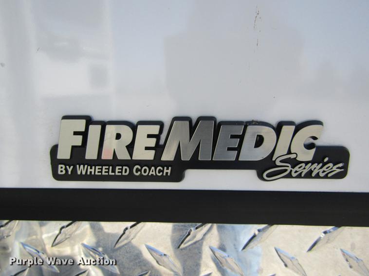 image for item DD5683 2003 Ford Econoline E450 Super Duty ambulance