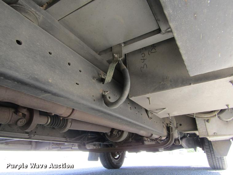 image for item DD5683 2003 Ford Econoline E450 Super Duty ambulance