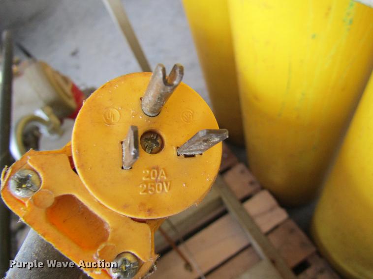 image for item DD8428 SBA UE1 filling station