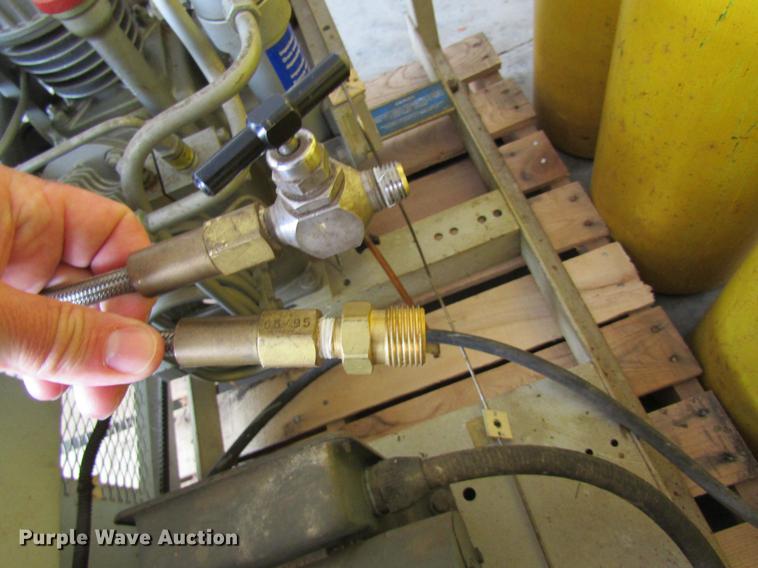 image for item DD8428 SBA UE1 filling station