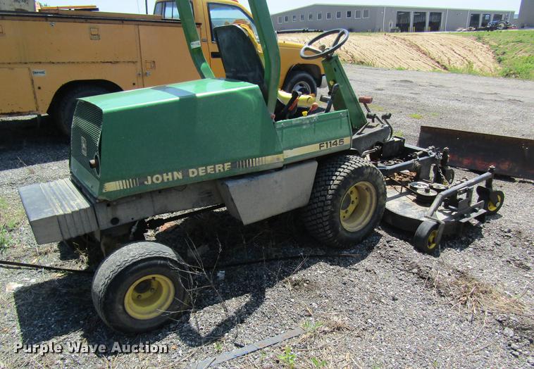 image for item DD8462 1998 John Deere F1145 lawn mower