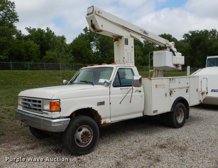 image for item DE1732 1991 Ford F450 Super Duty bucket truck