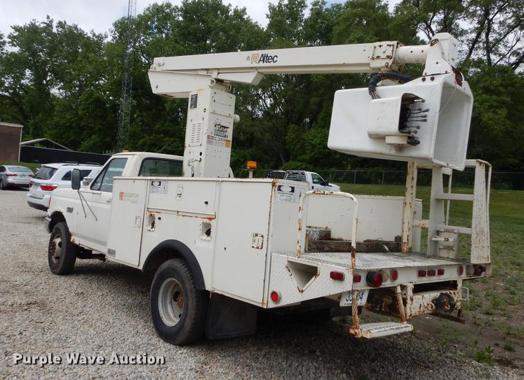 image for item DE1732 1991 Ford F450 Super Duty bucket truck