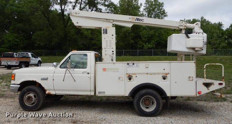 image for item DE1732 1991 Ford F450 Super Duty bucket truck