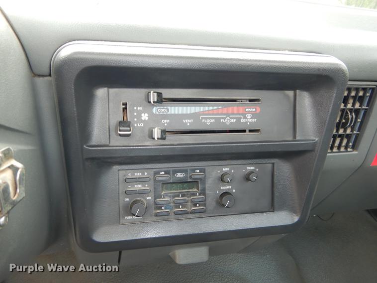 image for item DE1732 1991 Ford F450 Super Duty bucket truck