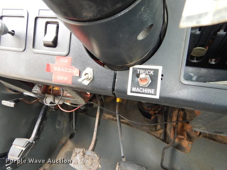 image for item DE1732 1991 Ford F450 Super Duty bucket truck