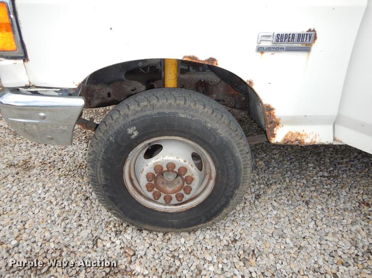 image for item DE1732 1991 Ford F450 Super Duty bucket truck