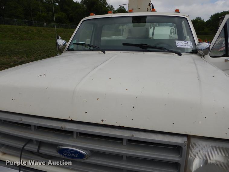 image for item DE1732 1991 Ford F450 Super Duty bucket truck